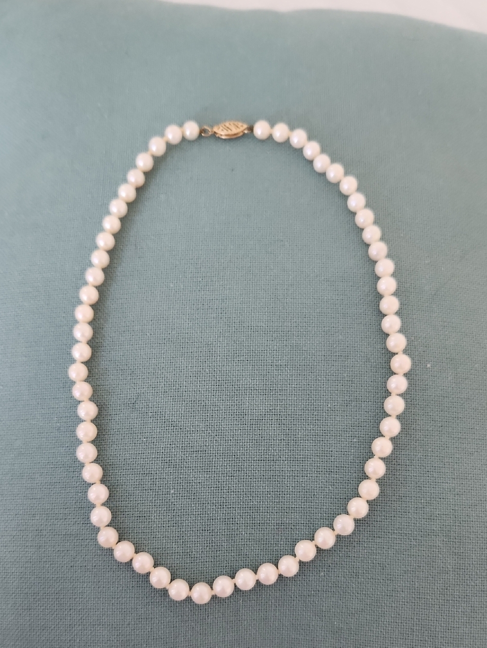 Classic White Pearl Necklace with Gold Clasp